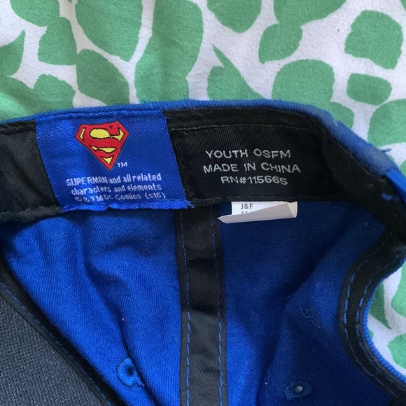 Youth size 16 Superman hat OSFM - Picture 2 of 2